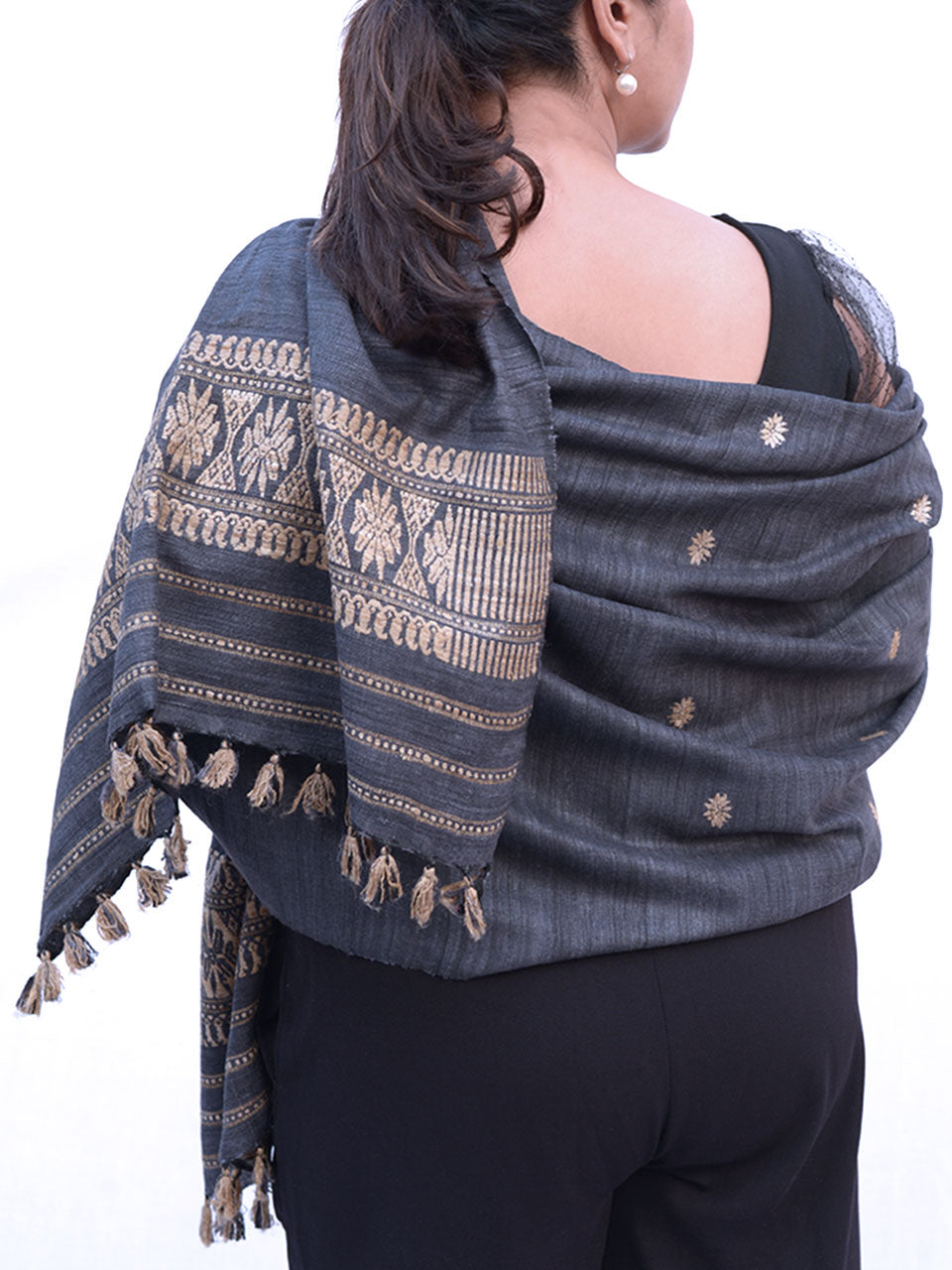 Orang- Patterned Eri Silk Stole Charcoal